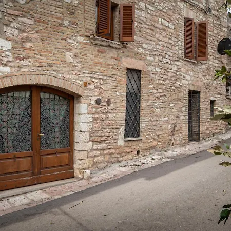 Monolocale Vicino Alla Rocca Maggiore Assisi Exterior photo