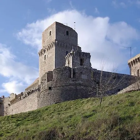 Monolocale Vicino Alla Rocca Maggiore Assisi Exterior photo